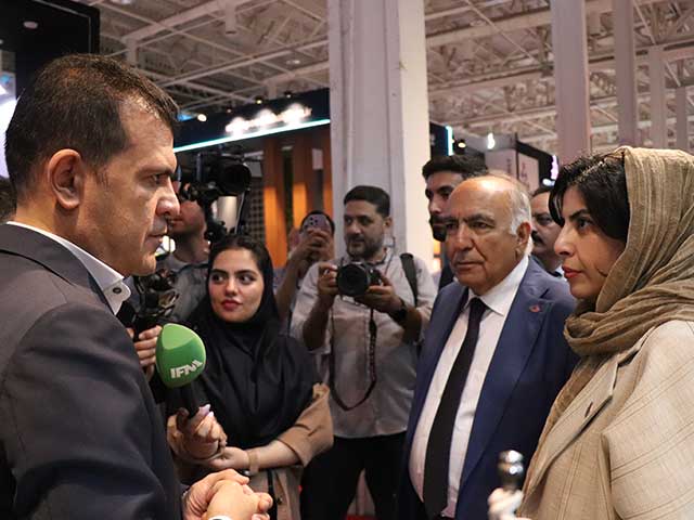 بازدید معاون علمی و فناوری ریاست جمهوری از غرفه شرکت دانش‌بنیان کیمیاران